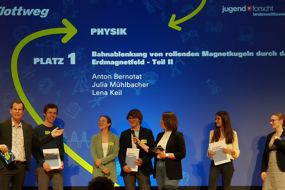 With the help of Matesy GmbH, three students from Traunstein won the state competition at Jugend forscht.