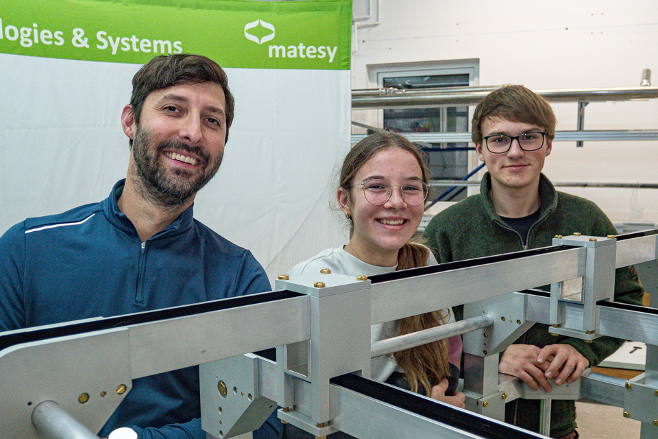 With the help of Matesy GmbH, three students from Traunstein won the state competition at Jugend forscht.